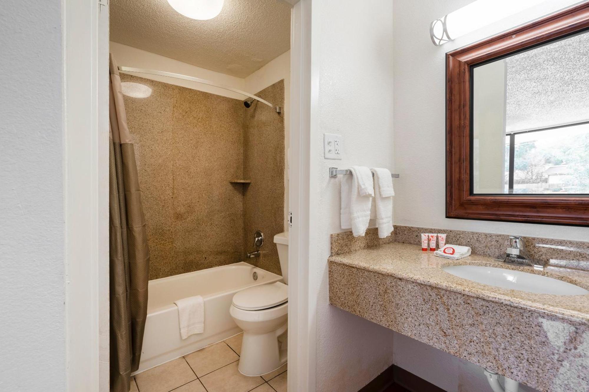 Oyo Hotel Bossier City La - Red River Kültér fotó