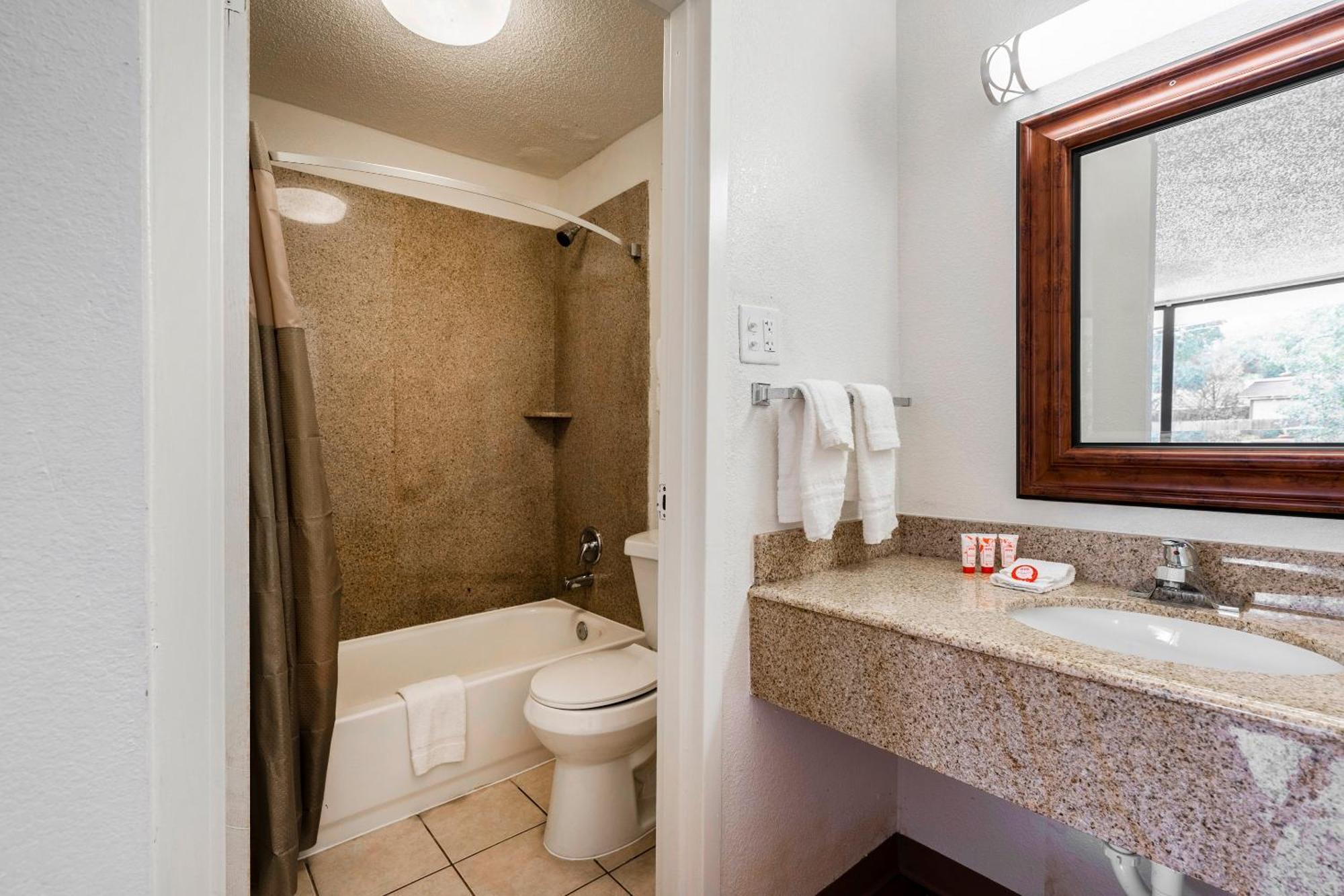 Oyo Hotel Bossier City La - Red River Kültér fotó